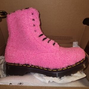 NIB Dr. Martens 1460 Pascal Clash Pink Faux Sherling Women's 7 Airwair Boots